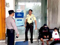 Jelang Nataru 2024 Polsek Laren Laksanakan Patroli Obyek Vital Perbankan