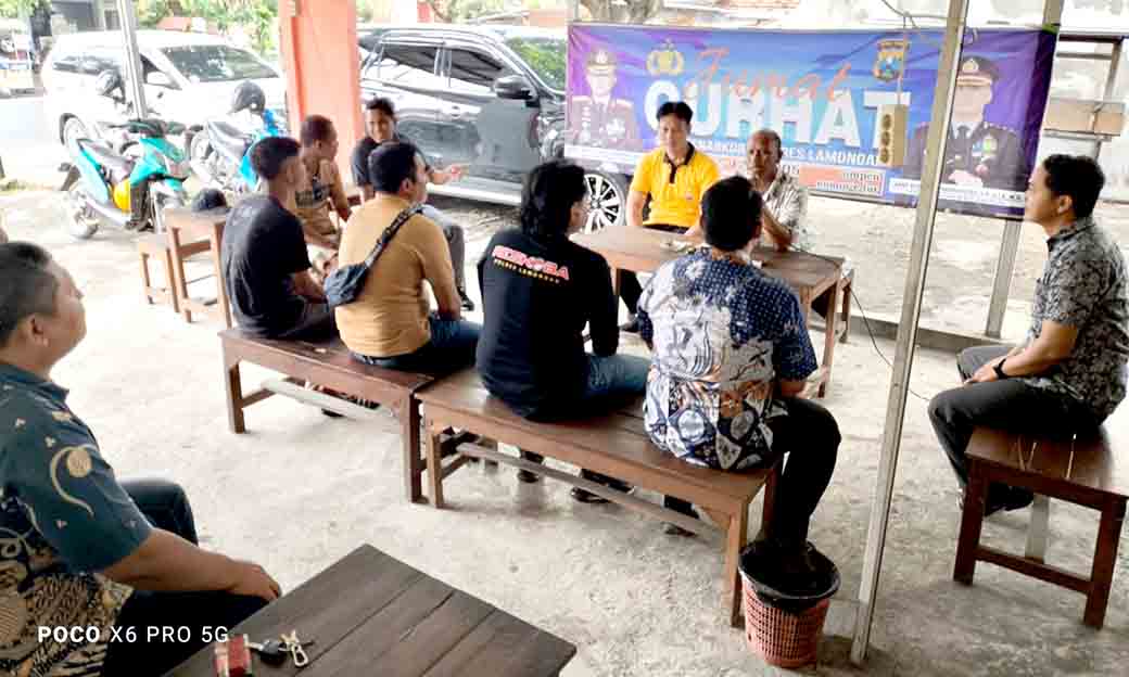 Jum'at Curhat Polres Lamongan Bersama Warga Desa Made