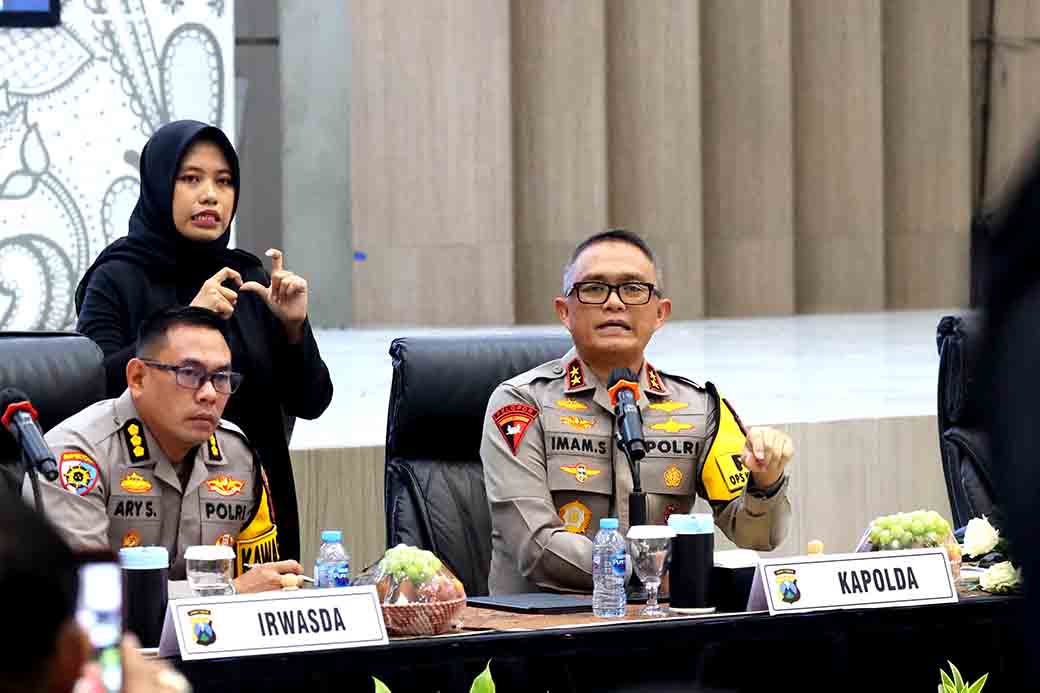 Kapolda Jatim Menghimbau Masyarakat Rayakan Malam Tahun Baru Secara Sederhana