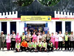 Kapolres Kediri Kota Bersama Ketua Bhayangkari Tinjau Pos Pengamanan Natal dan Tahun Baru 2025