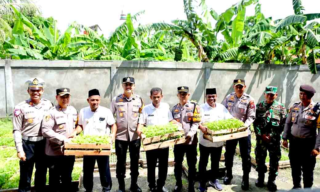 Kapolres Lamongan Laksanakan Pemanfaatan Pekarangan Pangan Bergizi