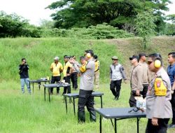 Kapolres Lamongan Latihan Menembak Tingkatkan Keterampilan Anggota