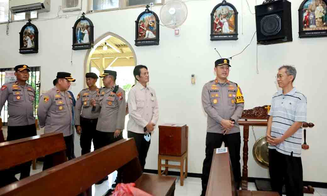 Kapolres Lamongan Tinjau Kesiapan Pengamanan Perayaan Natal 2024 Di Kabupaten Lamongan