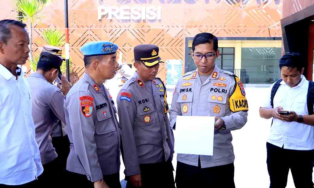 Kapolres Ngawi Cek Senjata Dan Amunisi Anggota