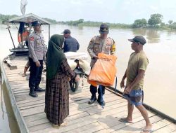 Kapolsek Laren Laksanakan Patroli di Tempat Penyeberangan Perahu