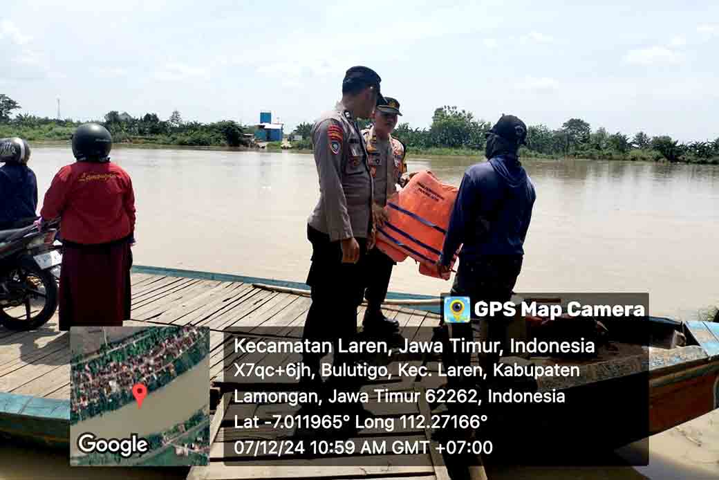 Kapolsek Laren Memberikan Himbauan Keselamatan Kepada Pemilik Prahu Penyebrangan Di Desa Bulutigo