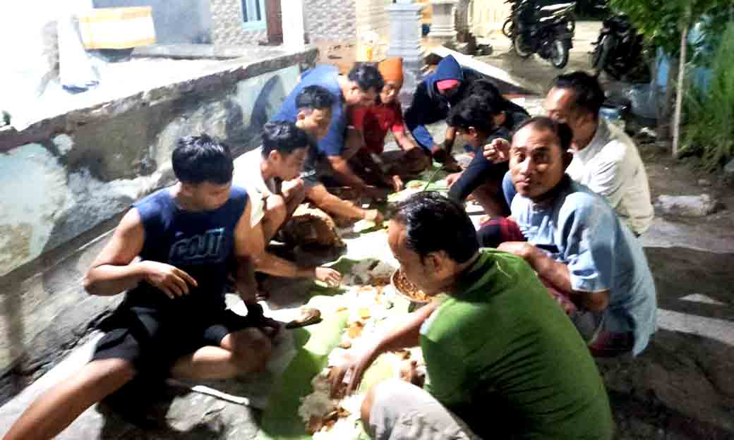 Membangun Kebersamaan Para Pemuda Desa Dumpiagung