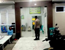 Menciptakan Situasi Aman Menjelang Nataru Anggota Polsek Sekaran Laksanakan Patroli Obyek Vital di Puskesmas