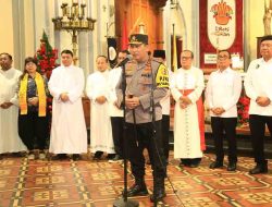 Misa Malam Natal Menkopolkam-Kapolri Sambangi Gereja Katedral Jakarta