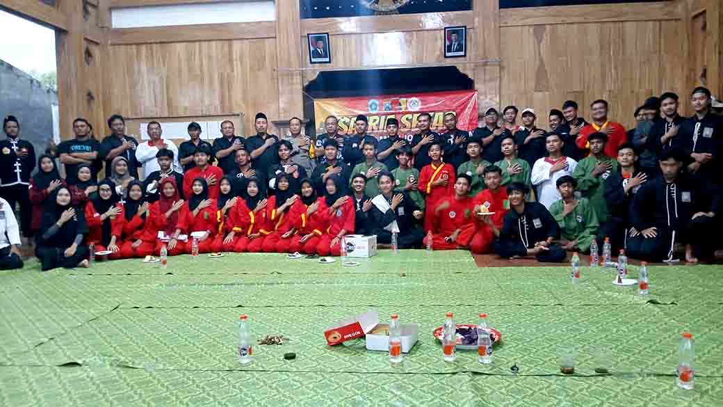 Organisasi Perguruan Pencak Silat Satria Sekar Adakan Silaturahim Di Desa Karang