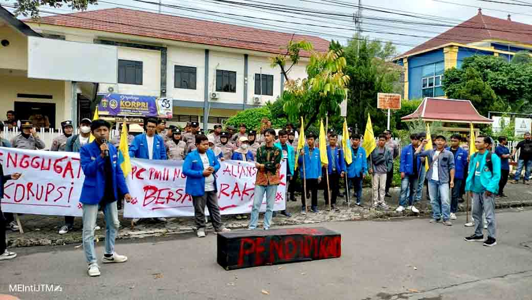 Pc Pmii Dan Aliansi Bem Ngawi Desak Transparansi Dana Pendidikan 2