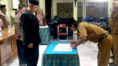 Pelantikan Dan Pengambilan Sumpah Mutasi Dalam Jabatan Perangkat Desa Kebaron Tahun 2024 2