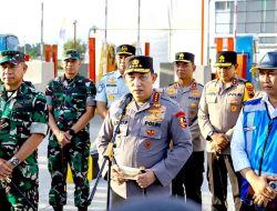 Persiapan Pengamanan Natal-Tahun Baru, Kapolri dan Panglima TNI Tinjau Gerbang Tol Prambanan