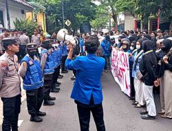 Polres Lamongan Laksanakan Pengamanan Aksi Penyampaian Pendapat di Muka Umum