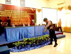 Sat Samapta Polres Lamongan Lakukan Sterilisasi Lokasi Rapat Pleno Rekapitulasi Hasil Pilgub dan Pilbup 2024