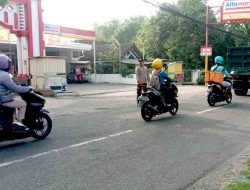 Giat Commander Wish Anggota Polsek Sekaran Atur Kelancaran Lalu Lintas Pagi Hari