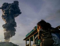 Gunung Ibu di Halmahera Barat Kembali Meletus, Ribuan Orang Dievakuasi