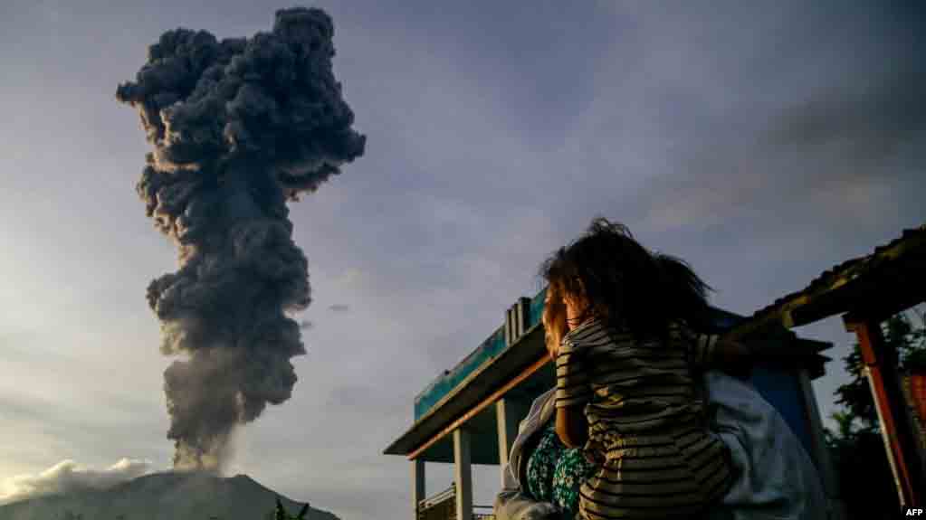 Gunung Ibu Di Halmahera Barat Kembali Meletus, Ribuan Orang Dievakuasi