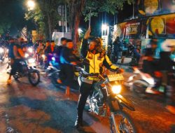 Polres Kediri Kota Kawal Ketat Kepulangan Rombongan Pesilat Pasca Hadiri Acara Keagamaan di Lapangan Barat Aula Al – Muktamar