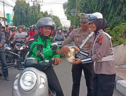 Satlantas Polres Kediri Kota Gelar Jumat Berkah dengan Semangat Peduli