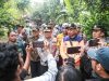 Polres Jombang Bersama TNI, Bantu Pencarian Korban Tanah Longsor