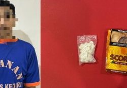 Seorang pemuda bekerja buruh serabutan ditangkap petugas Buser Satresnarkoba Polres Kediri di wilayah Dusun Kecik, Desa Keling Kecamatan Kepung Kabupaten Kediri