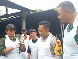 Kapolsek Ngasem dan Tim Forkopimca Vaksinasi Hewan Ternak untuk Cegah PMK di Kediri