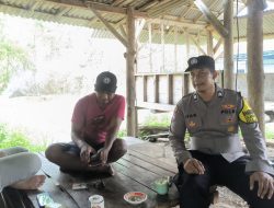 Polsek Laren Melaksanakan Himbauan Kepada Masyarakat di Warung Kopi