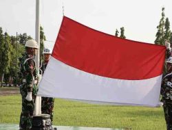 Upacara Bendera 17 Januari 2025 di Yonarmed 12 Kostrad. TNI Siap Jaga Stabilitas dan Kedamaian Negara