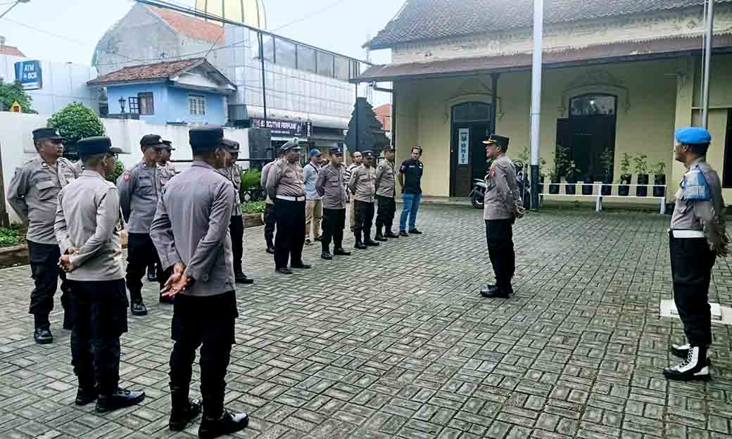 Kapolsek Babat Pimpinan Apel Dalam Rangka Penyekatan Perguruan Silat