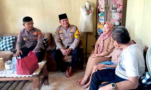 Kapolsek Berkunjung Di Kediaman Anggotanya Di Kelurahan Brondong Kecamatan Babat