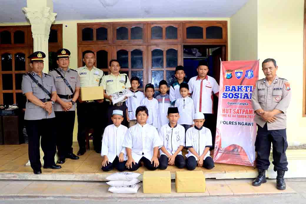 Peduli Sesama, Satbinmas Polres Ngawi Gelar Bakti Sosial Peringati Hut Satpam Ke 44