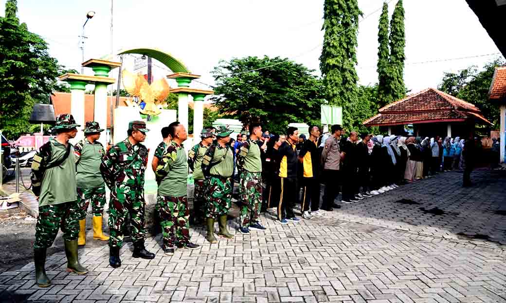 Pemkab Sidoarjo Giatkan Jumat Pagi Dengan Bersih Bersih Sungai