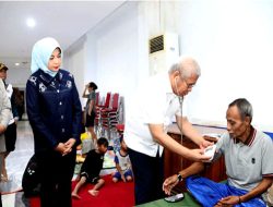 Pj Gubernur Kalimantan Barat Tinjau Korban Banjir di Kabupaten Mempawah, Harisson Ajak Perusahaan Turut Peduli