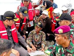 Plt. Bupati Sidoarjo H. Subandi Sidak HGB Laut di Desa Segoro Tambak, Kecamatan Sedati