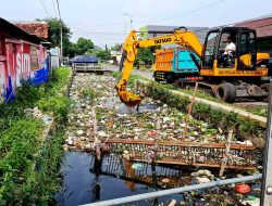 Pemkab Sidoarjo Adakan Program “Jihad Rawat Kali” Setiap Jumat