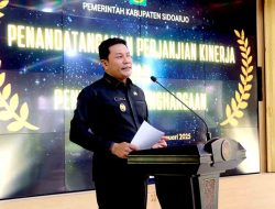 Plt. Bupati Subandi Serahkan Penghargaan SAKIP dan IPP kepada Perangkat Daerah Terbaik