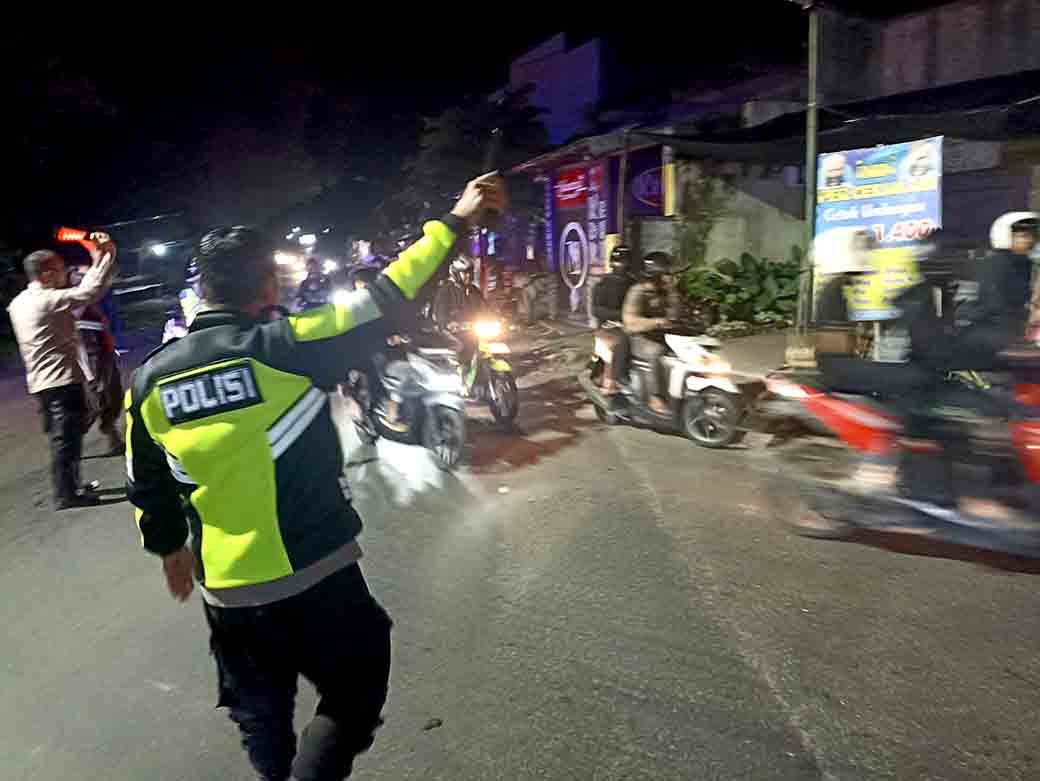 Polres Kediri Kota Berikan Pengamanan Dan Pengawalan Terhadap Rombongan Pesilat Yang Melintasi Wilayah Hukumnya