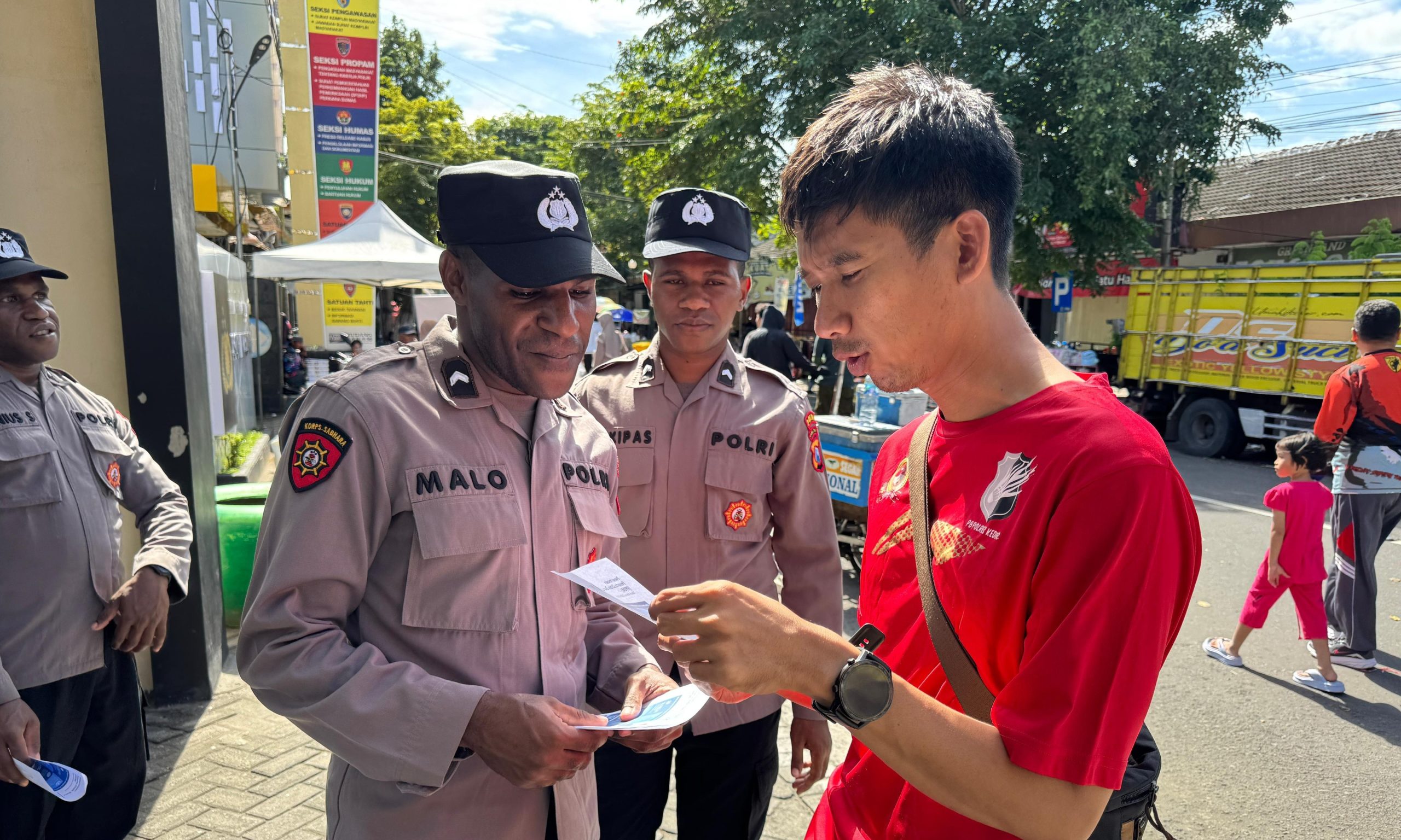 Polres Kediri Sosialisasikan Ppdb Sma Taruna Kemala Bhayangkara Di Cfd Pare