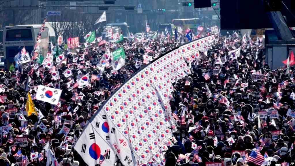 Presiden Korsel Ngotot Tolak Penahanan, Ribuan Warga Kembali Gelar Demo