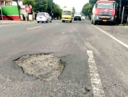 Ruas Jalan Nasional Babat – Tuban: Kerusakan Tak Kunjung Usai, Warga Resah