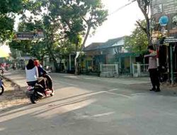 Commander Wish Pagi Polsek Sekaran Atur Lalu Lintas Bantu Pengguna Jalan