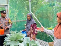 Dampingi KWT Bhabinkamtibmas Polres Probolinggo Kota Ajak Warga Wujudkan Ketahanan Pangan