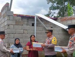 Polres Pasuruan Salurkan Bantuan untuk Warga Terdampak Angin Kencang di 6 Kecamatan