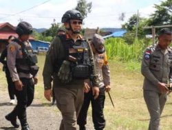 Kasatgas Humas Ops Damai Cartenz Kunjungi Pos Brimob di Oksibil dan Serambakon, Berikan Motivasi kepada Personel