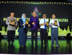 Polri Raih Juara I Kategori Booth Terfavorit di Kampung Hukum 2025 Mahkamah Agung