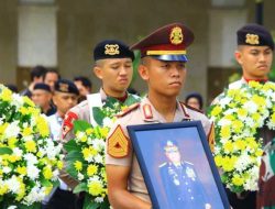 Kabareskrim Pimpin Upacara Pemakaman Eks Wakapolri Komjen (Purn) Syafruddin
