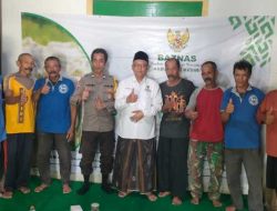 Polsek Wates Dampingi Penyerahan Ternak Kambing untuk Penggali Kubur di Desa Joho