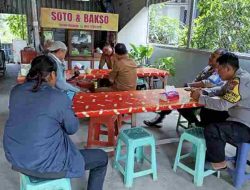 Polsek Laren Melaksanakan Patroli Dialogis Dengan Masyarakat Berikan Himbauan Khamtibmas