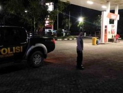 Jaga Keamanan Objek Vital Polsek Sekaran Sambangi Spbu Desa Siman Pastikan Keamanan